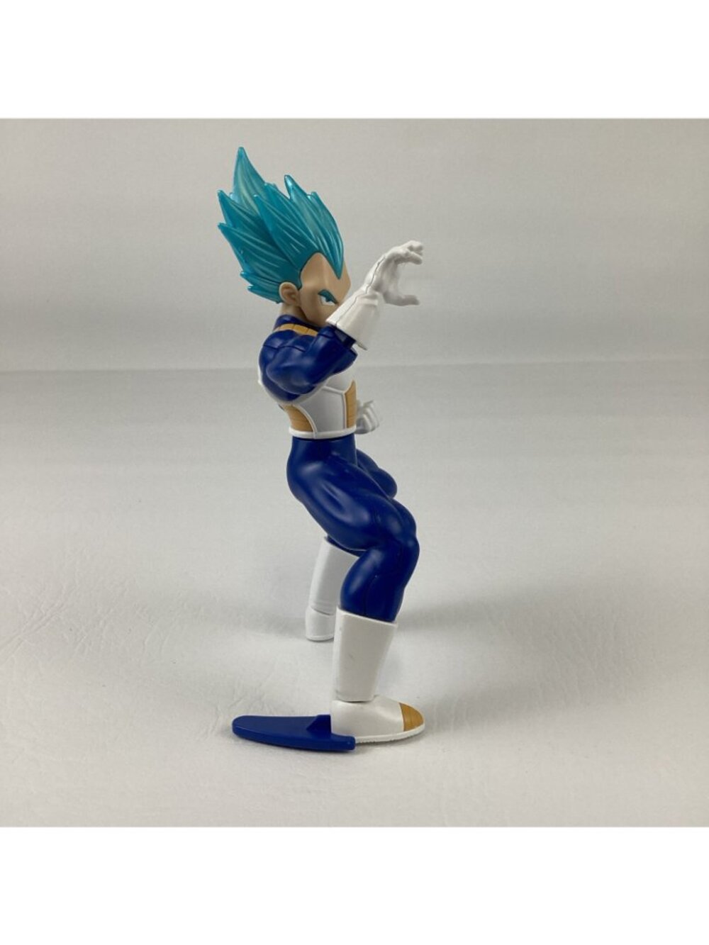 Bandai Namco Dragon Ball Super Saiyan God Vegeta Plastic Model 5" Figure - Picture 4 of 6